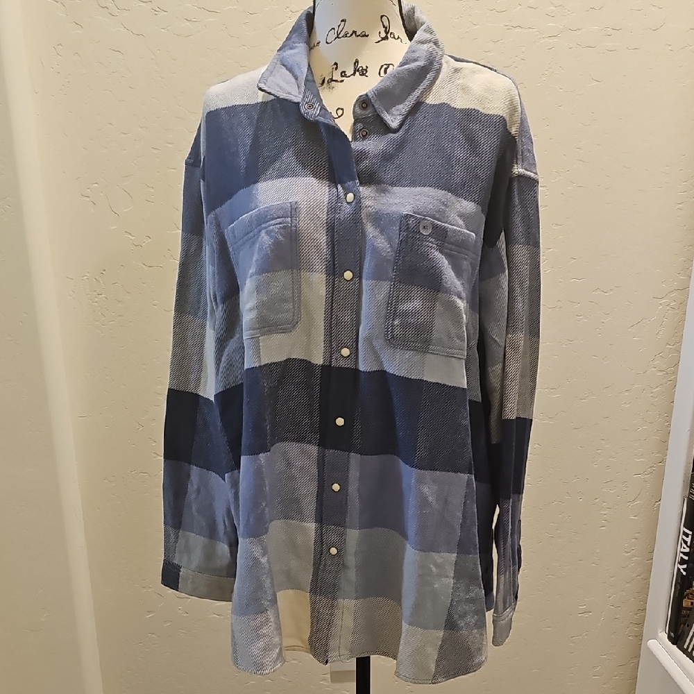 American Eagle Blue Plaid Button-Up Shirt